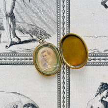 Load image into Gallery viewer, Antique Victorian Gold/Enamel Locket
